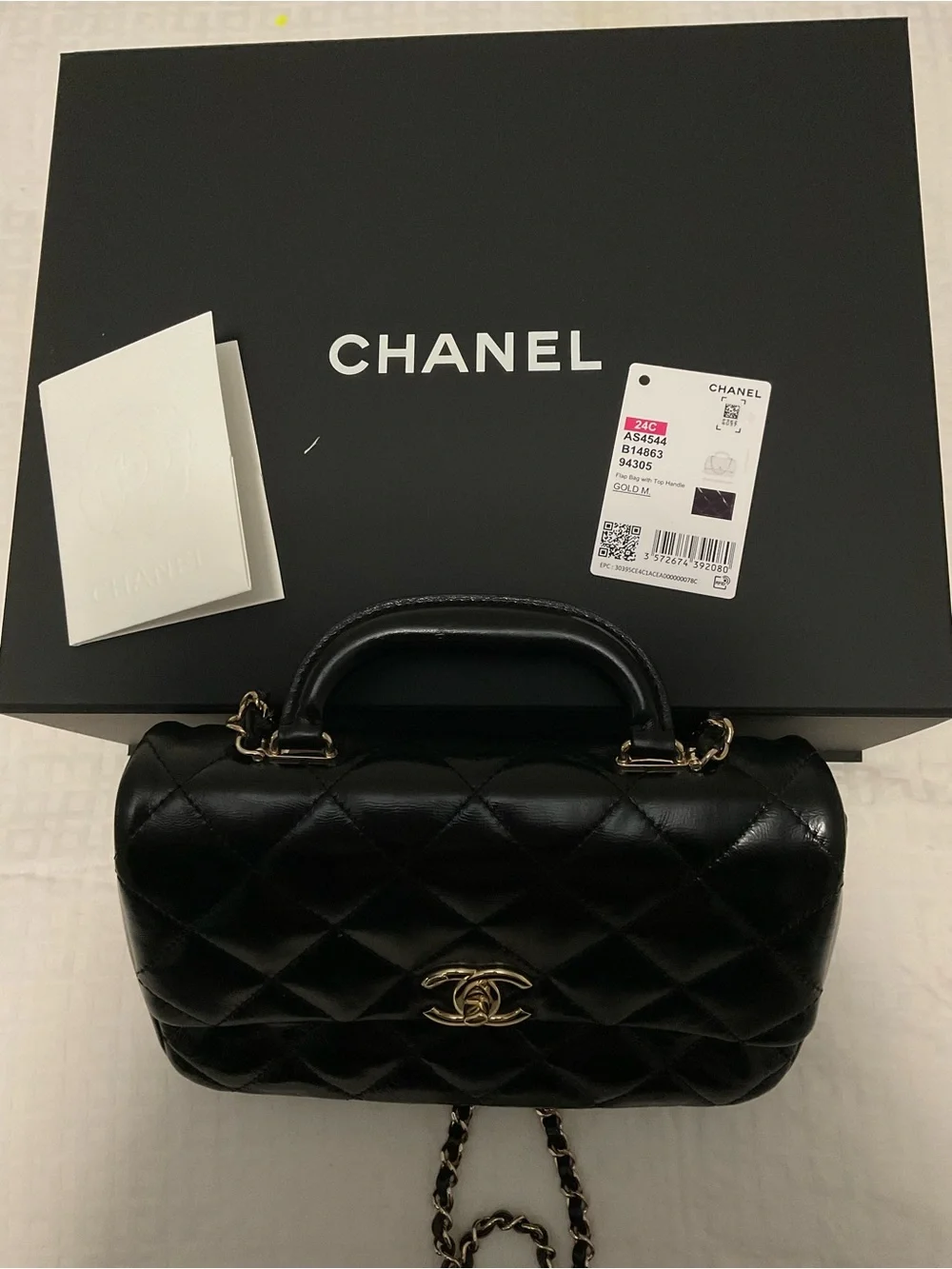 CHANEL Shiny Lambskin Quilted Flap Bag Black preloved